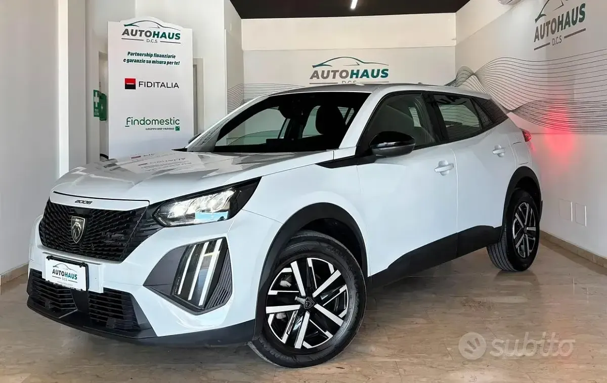 Usata Peugeot 2008 101 CV (74 kW) 2023 Bianco SUV