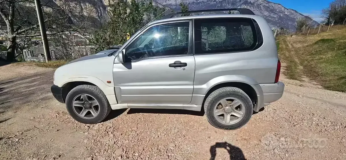 Usata Suzuki Grand Vitara 109 CV (80 kW) 2006 Grigio SUV