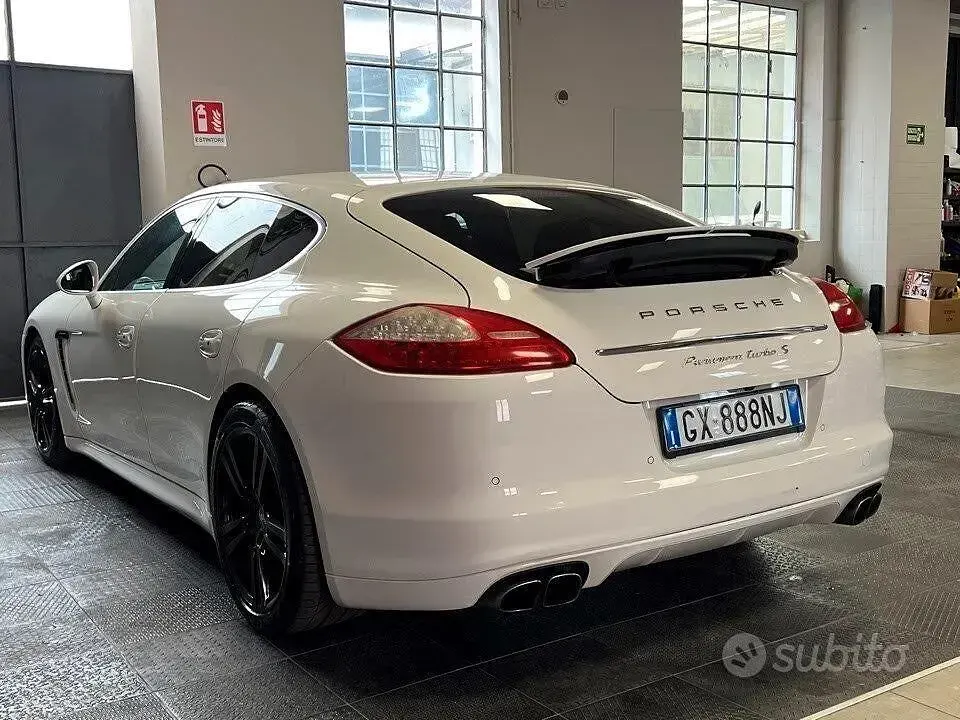 Usata Porsche Panamera Turbo S 550 CV (404 kW) 2011 Bianco Utilitaria