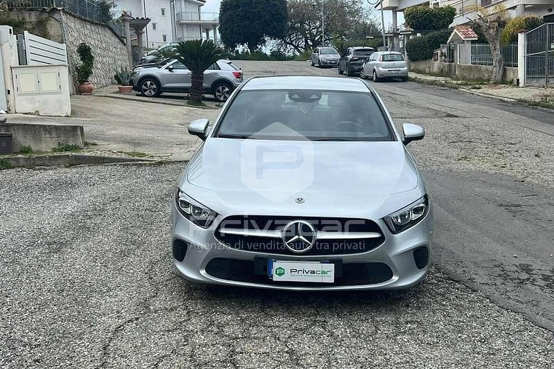 Usata Mercedes A180 Executive 116 CV (85 kW) 2019 Grigio Utilitaria