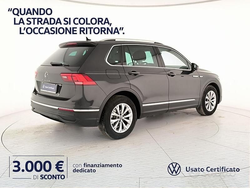 Usata VW Tiguan Life 150 CV (110 kW) 2022 Grigio urano SUV