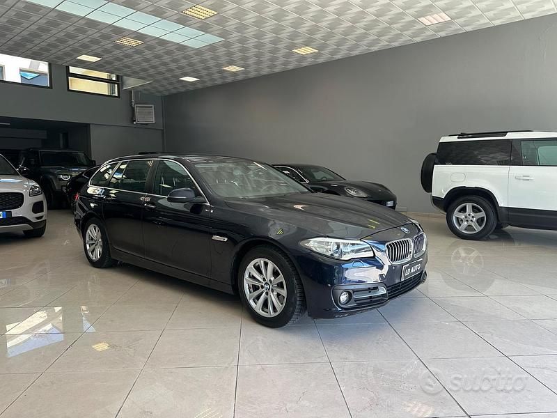 Usata BMW 520 Luxury Line 190 CV (139 kW) 2016 Blu Station wagon