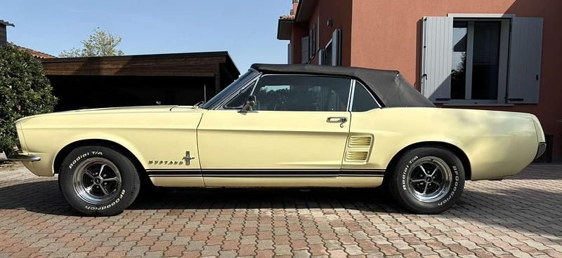 Usata Ford V8 224 CV (164 kW) 1967 Bianco Cabrio
