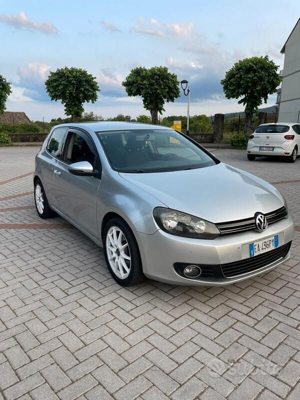 Usata VW Golf VI 102 CV (75 kW) 2011 Grigio Utilitaria
