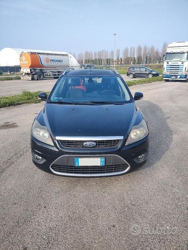 Usata Ford Focus Style 145 CV (106 kW) 2009 Nero Station wagon