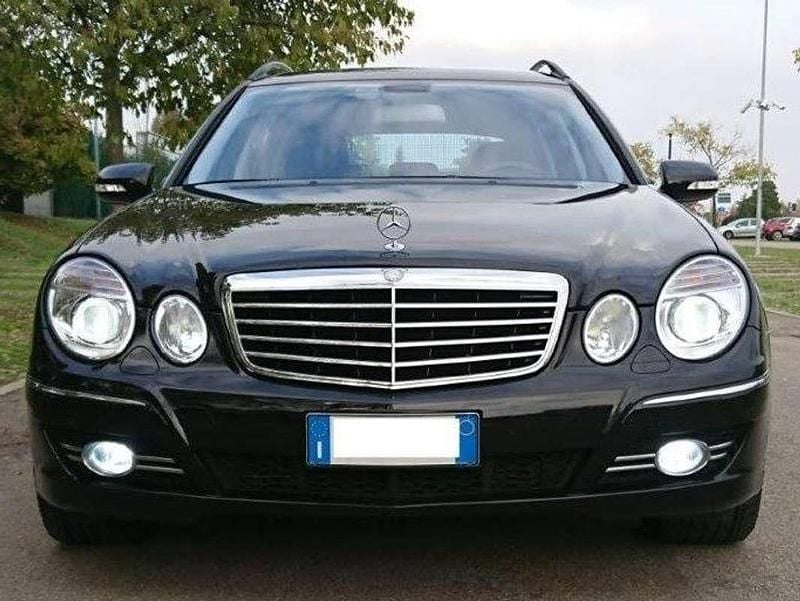 Usata Mercedes E320 224 CV (164 kW) 2007 Nero Station wagon