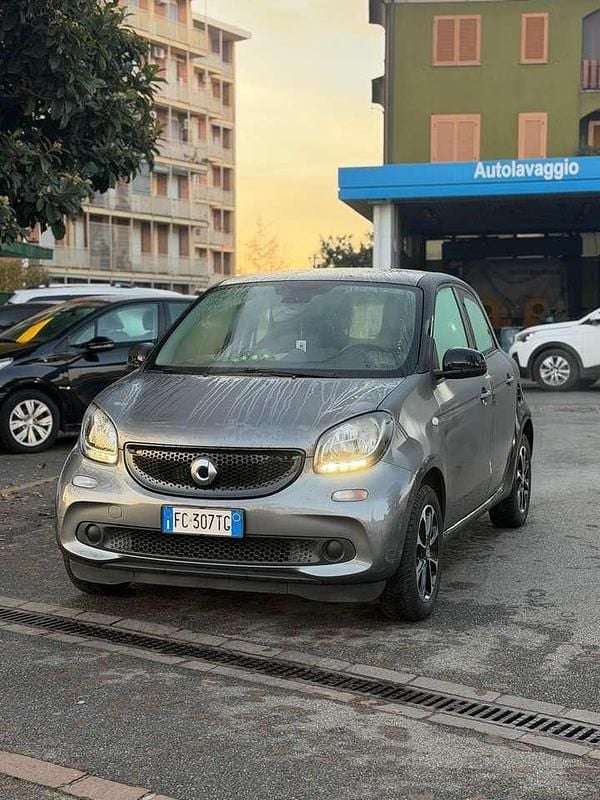 Other Usata 2016 Smart ForFour Prime Utilitaria | 8000 € (Buon prezzo) - Immagine 1/4