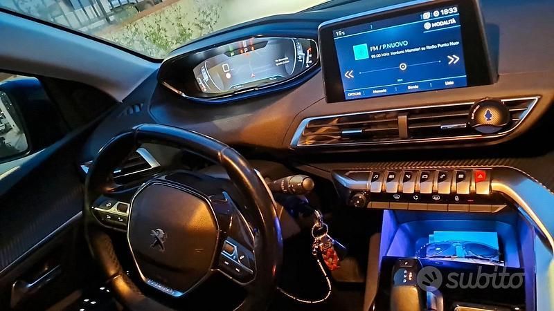 Usata Peugeot 3008 2019 Blu Monovolume