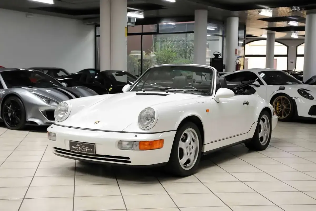 Usata Porsche 911 Carrera 4 Cabriolet 250 CV (183 kW) 1994 Grand prix white Cabrio
