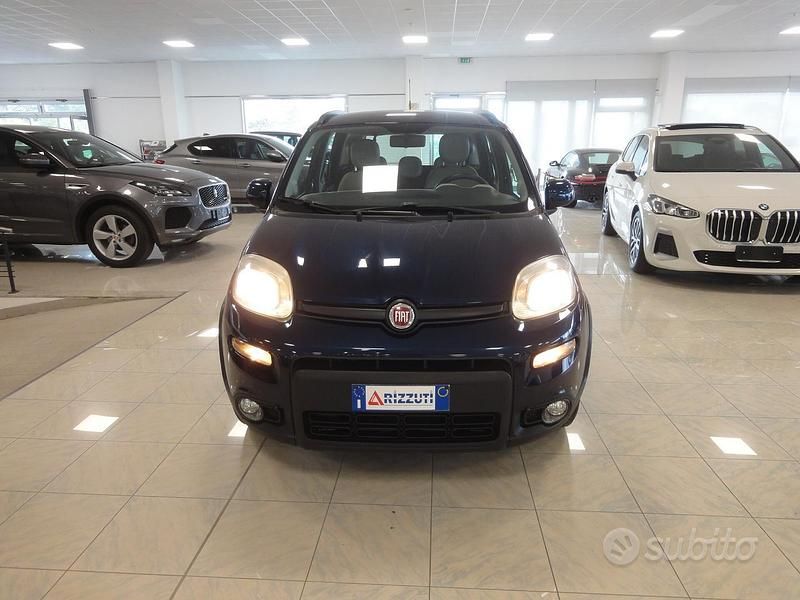 Usata Fiat Panda Trekking 85 CV (62 kW) 2013 Blu Utilitaria