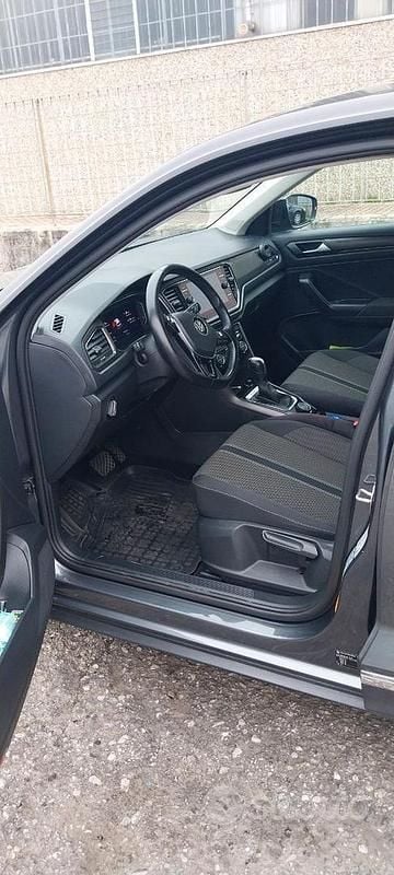 Usata VW T-Roc 150 CV (110 kW) 2019 Grigio SUV