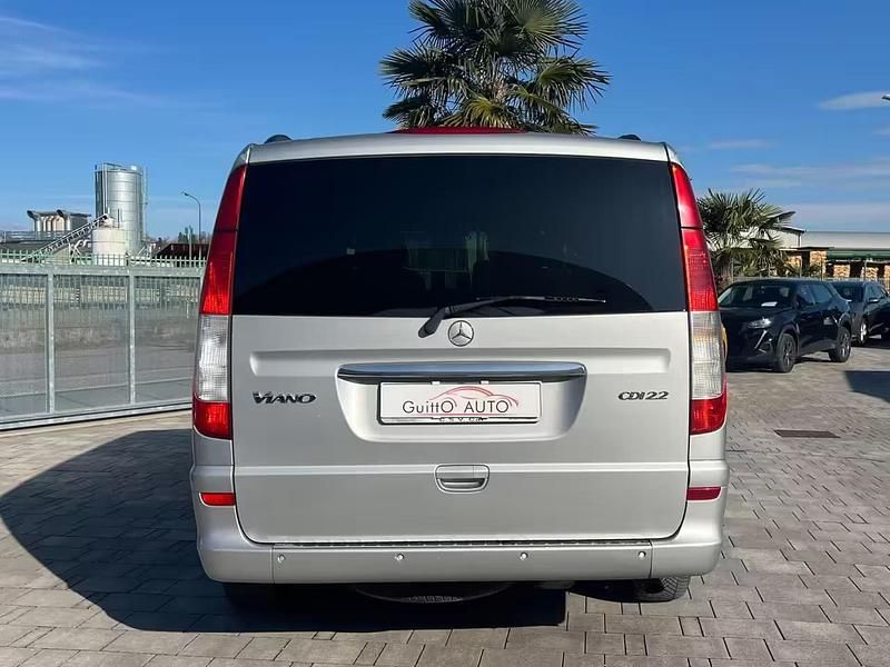Usata Mercedes Viano 149 CV (109 kW) 2005 Argento Monovolume