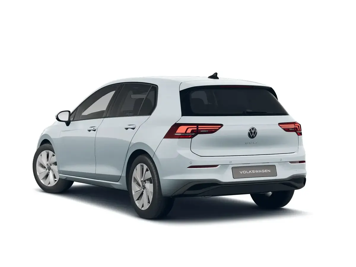 Usata VW Golf VIII Edition 150 CV (110 kW) 2025 Crystal ice blue metallizzato Berlina
