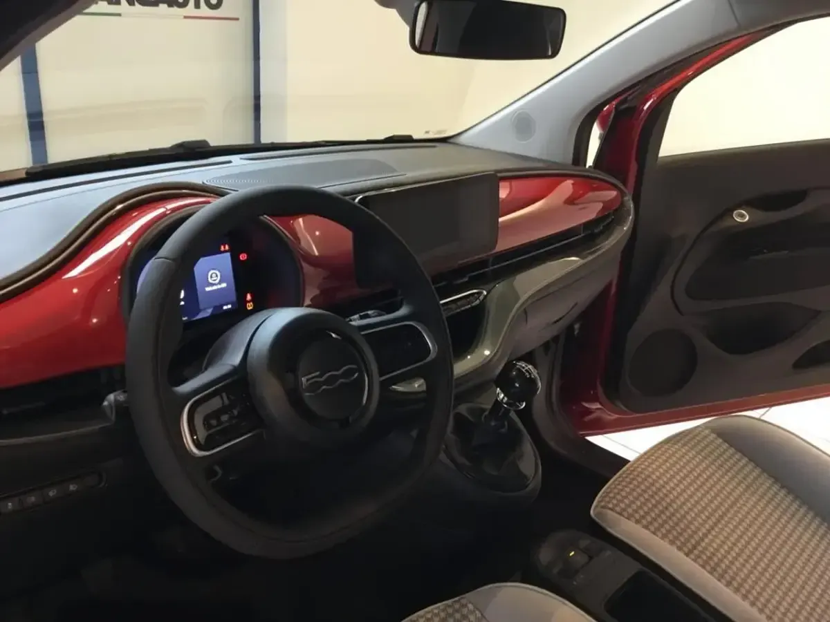 Nuova Fiat 500 65 CV (47 kW) 2026 Rosso Berlina