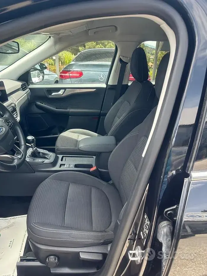Begagnad Ford Kuga Titanium 120 HK (88 kW) 2020 Svart SUV