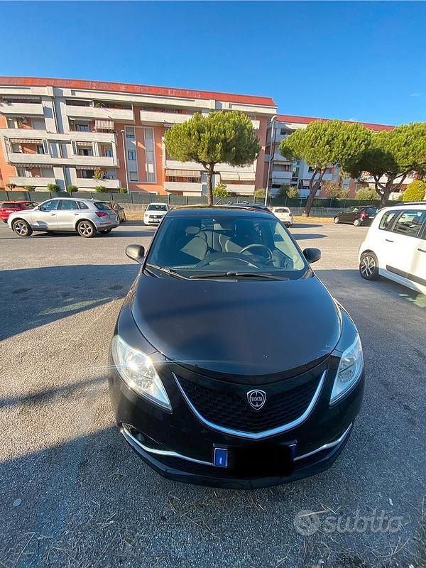 Nero Usata 2016 Lancia Ypsilon Silver Due volumi | 7500 € (Ottimo prezzo) - Immagine 1/4