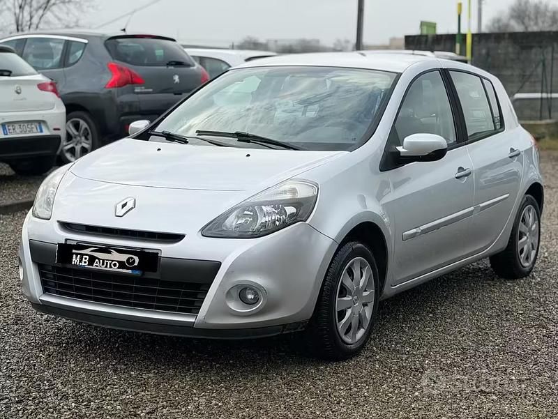 Usata Renault Clio II 72 CV (52 kW) 2010 Grigio Berlina