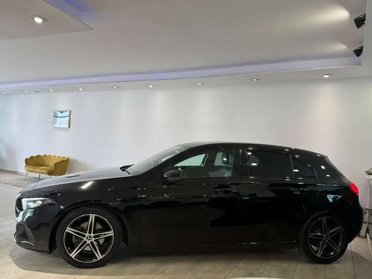 Usata Mercedes 180 116 CV (85 kW) 2021 Nero Berlina