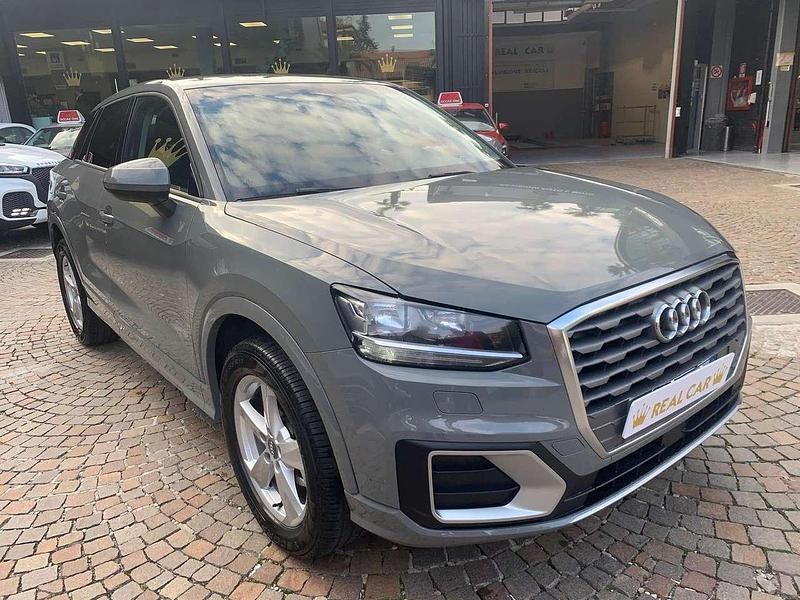 Grigio medio Usata 2020 Audi Q2 Business SUV | 19.500 € (Buon prezzo) - Immagine 1/4