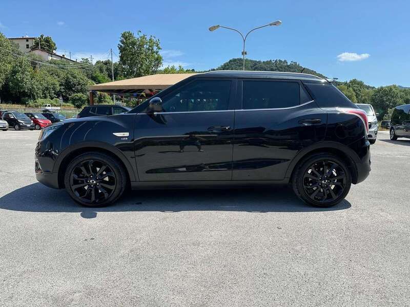Nero Usata 2016 Ssangyong Tivoli SUV | 8400 € (Buon prezzo) - Immagine 1/4