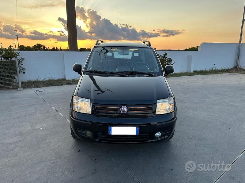 Usata Fiat Panda Active 78 CV (57 kW) 2012 Nero Utilitaria