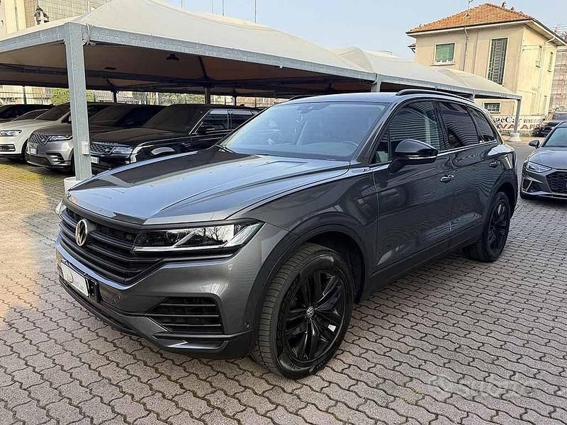 Usata VW Touareg Style 231 CV (169 kW) 2019 Grigio / metallizzato SUV