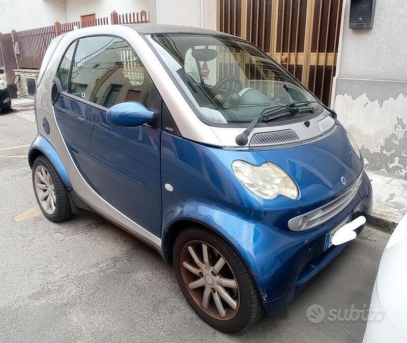 Auto usata SMART ForTwo 1000 62 kW coupé pulse del 2011 - Gemsauto Srl,  Lecce