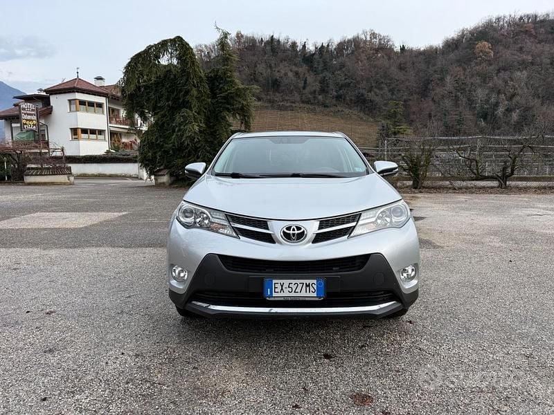 Usata Toyota RAV4 Lounge 124 CV (91 kW) 2014 Grigio SUV