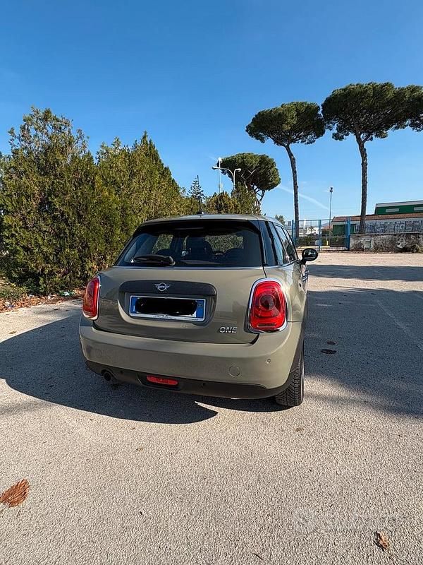 Usata Mini ONE 102 CV (75 kW) 2019 Verde Utilitaria