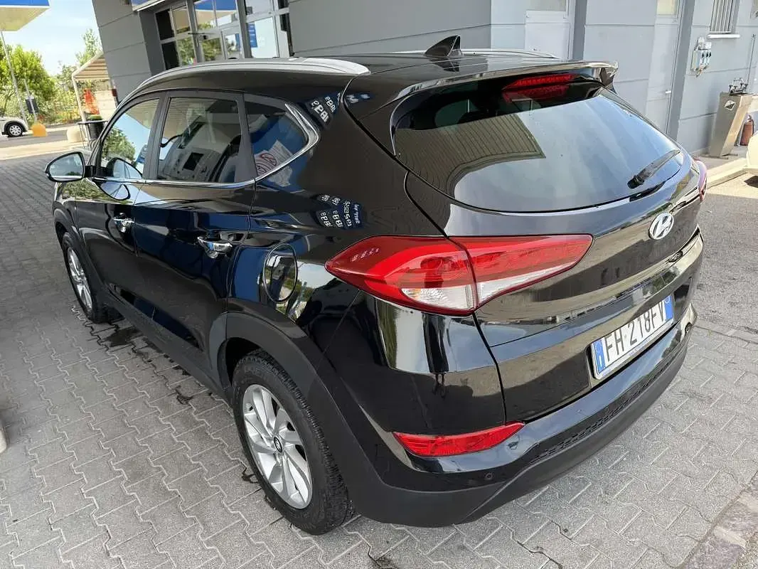 Usata Hyundai Tucson Comfort 116 CV (85 kW) 2017 Nero SUV