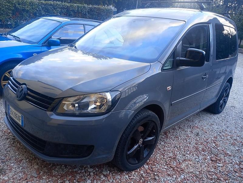 Grigio Usata 2012 VW Caddy Monovolume | 7999 € (Cara) - Immagine 1/4