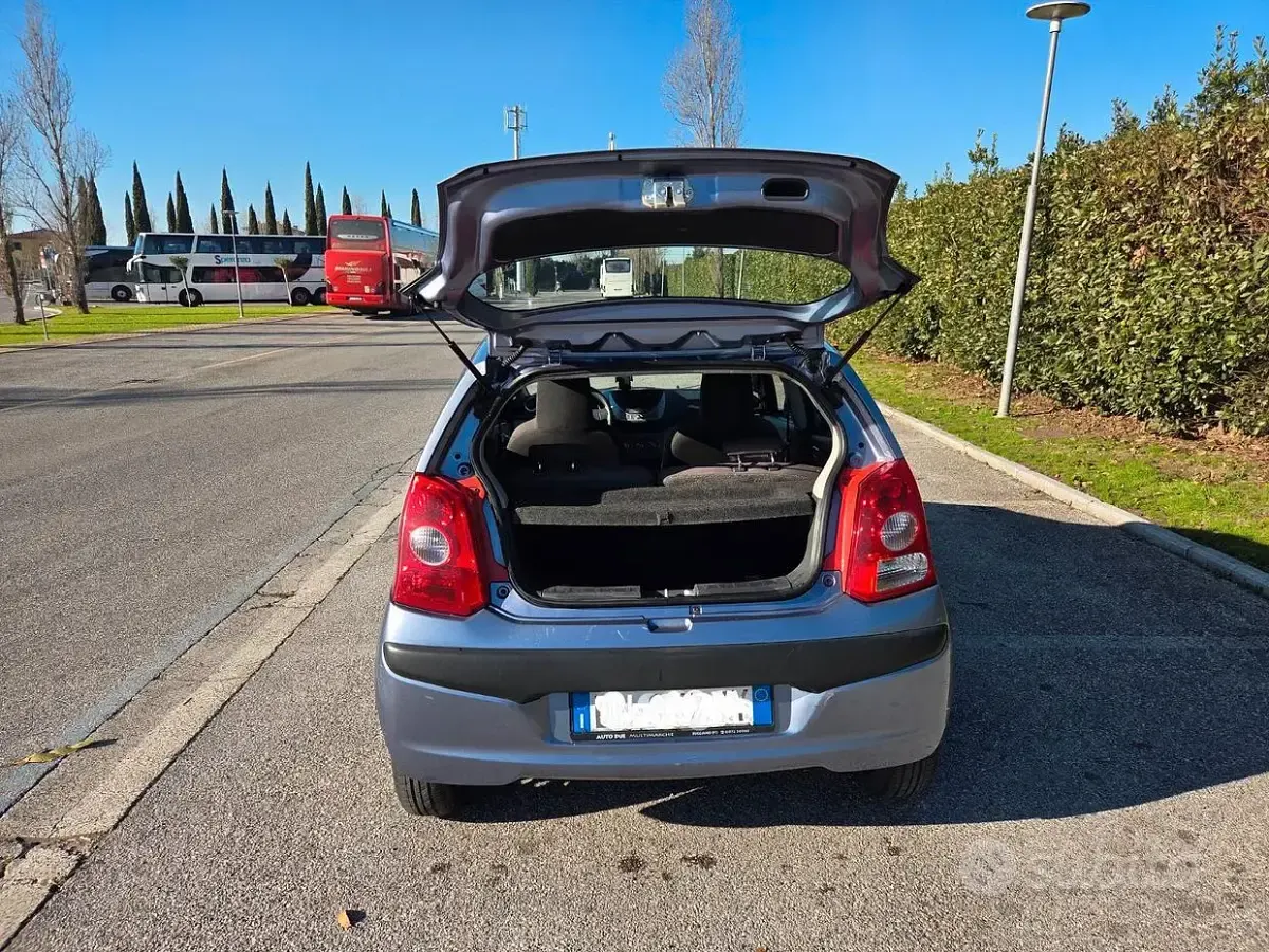 Usata Nissan Pixo 68 CV (50 kW) 2009 Blu Utilitaria