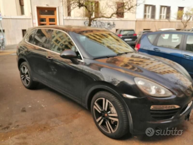 Usata Porsche Cayenne 245 CV (180 kW) 2012 Nero SUV