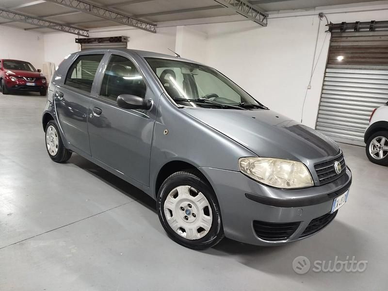 Usata Fiat Punto 59 CV (43 kW) 2005 Grigio Utilitaria