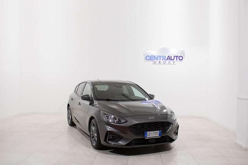 Grigio Usata 2020 Ford Focus ST-Line Berlina | 15.500 € (Buon prezzo) - Immagine 1/4