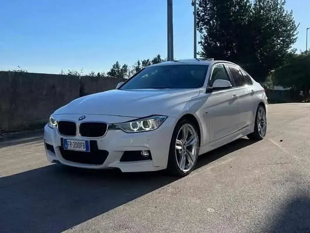 Usata BMW 318 M Sport 143 CV (105 kW) 2015 Bianco Berlina
