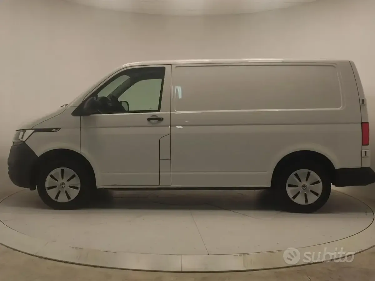 Usata VW T7 Business 110 CV (80 kW) 2024 Bianco Furgone