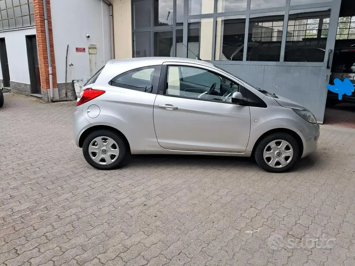 Usata Ford Ka Titanium 69 CV (50 kW) 2014 Grigio Utilitaria