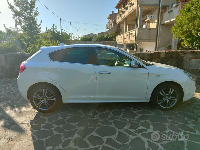 Usata Alfa Romeo Giulietta 150 CV (110 kW) 2015 Bianco Utilitaria