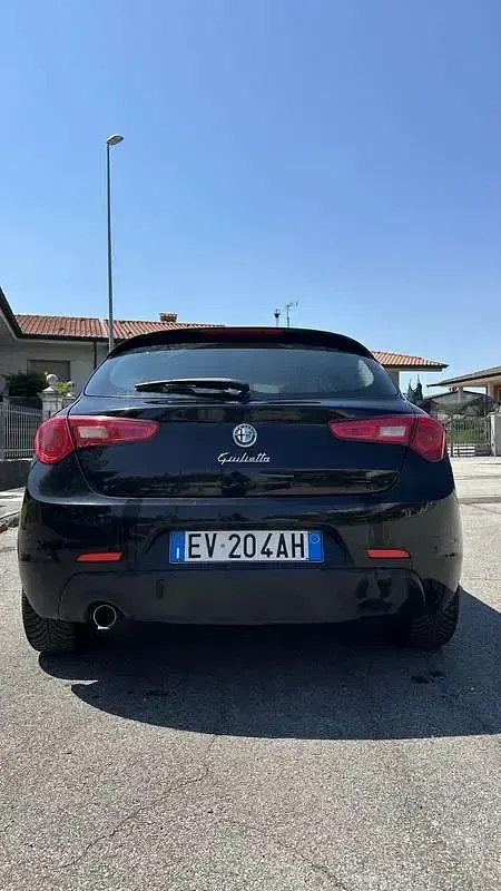 Usata Alfa Romeo Giulietta Distinctive 105 CV (77 kW) 2014 Nero Utilitaria
