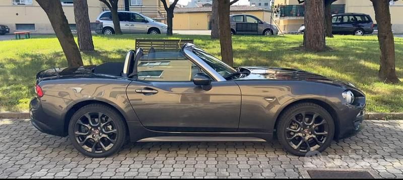 Usata Fiat 124 Spider Lusso 140 CV (102 kW) 2018 Marrone Cabrio