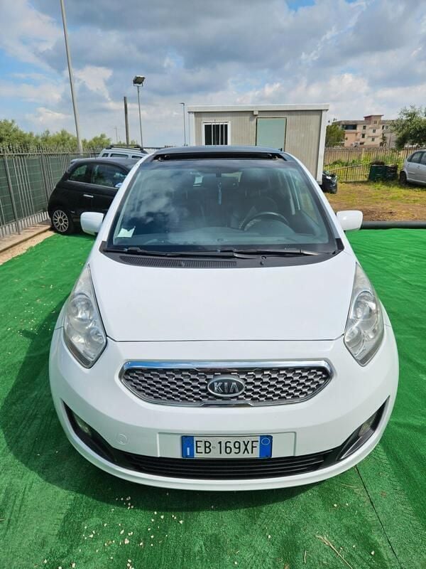 Usata Kia Venga 115 CV (84 kW) 2010 Bianco Utilitaria