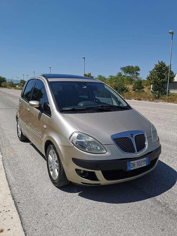 Usata Lancia Musa 90 CV (66 kW) 2007 Monovolume