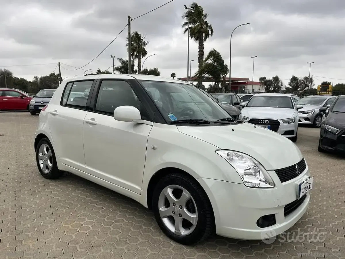 Usata Suzuki Swift GL 68 CV (50 kW) 2007 Bianco Utilitaria