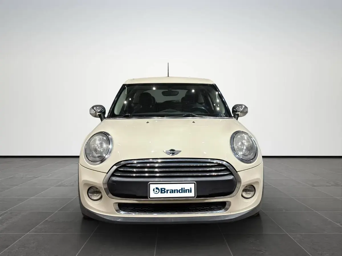 Usata Mini ONE 102 CV (75 kW) 2017 Alpine white Utilitaria