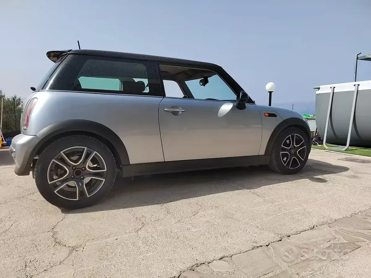 Usata Mini One D 88 CV (64 kW) 2006 Grigio Utilitaria