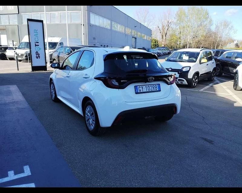Second-hand Toyota Yaris Hybrid Active 92 CP (67 kW) 2025 Alb Berlinǎ