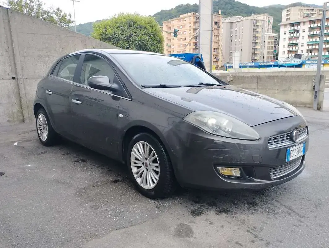 Usata Fiat Bravo 105 CV (77 kW) 2011 Utilitaria