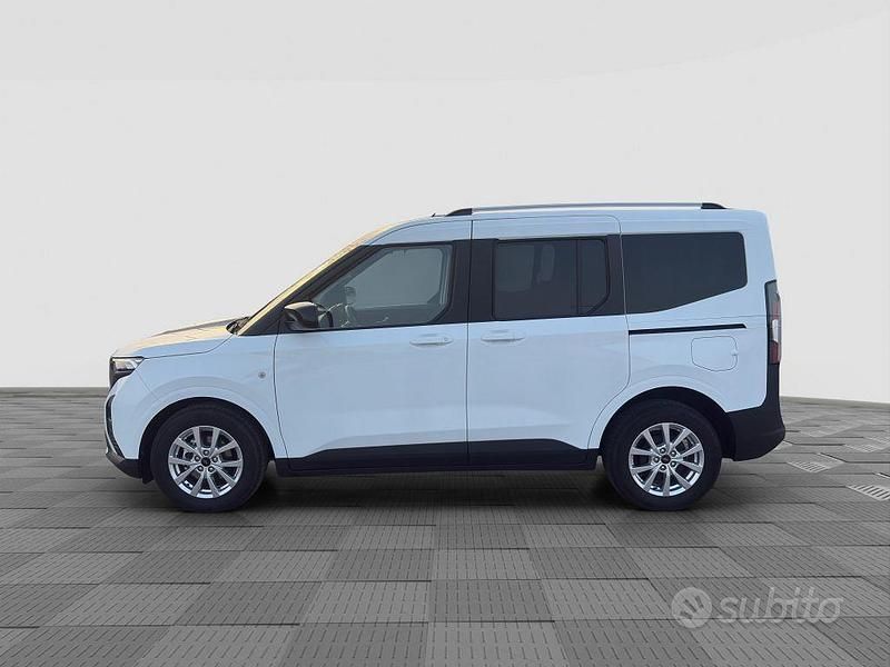 Usata Ford Tourneo Courier Titanium 124 CV (91 kW) 2025 Frozen white Monovolume