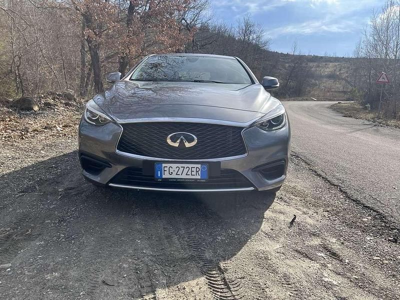 Usata Infiniti Q30 109 CV (80 kW) 2017 Grigio Berlina